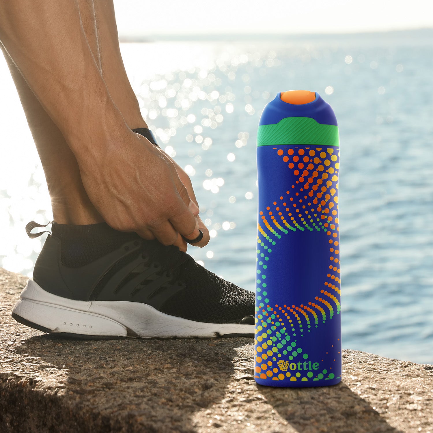 Halftone Vortex 19 oz Water Bottle